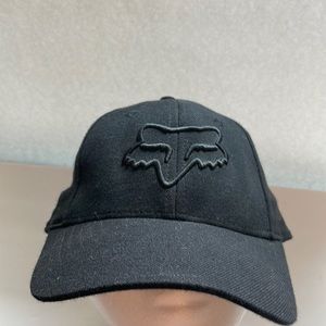 Fox racing 58 cm hat 7 1/8 -7 1/4 black fitted baseball hat cap